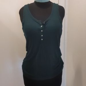 Ribbed button detail tank